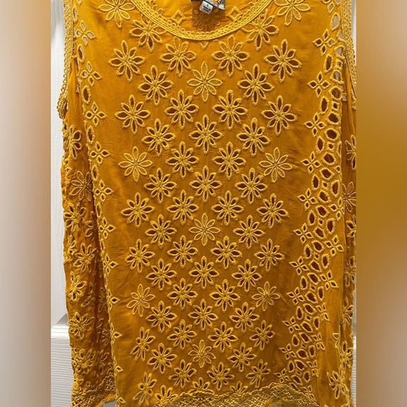 Johnny Was Carden Tank Persimmon Yellow Floral Eyelet Rayon Top Size S - Picture 3 of 7